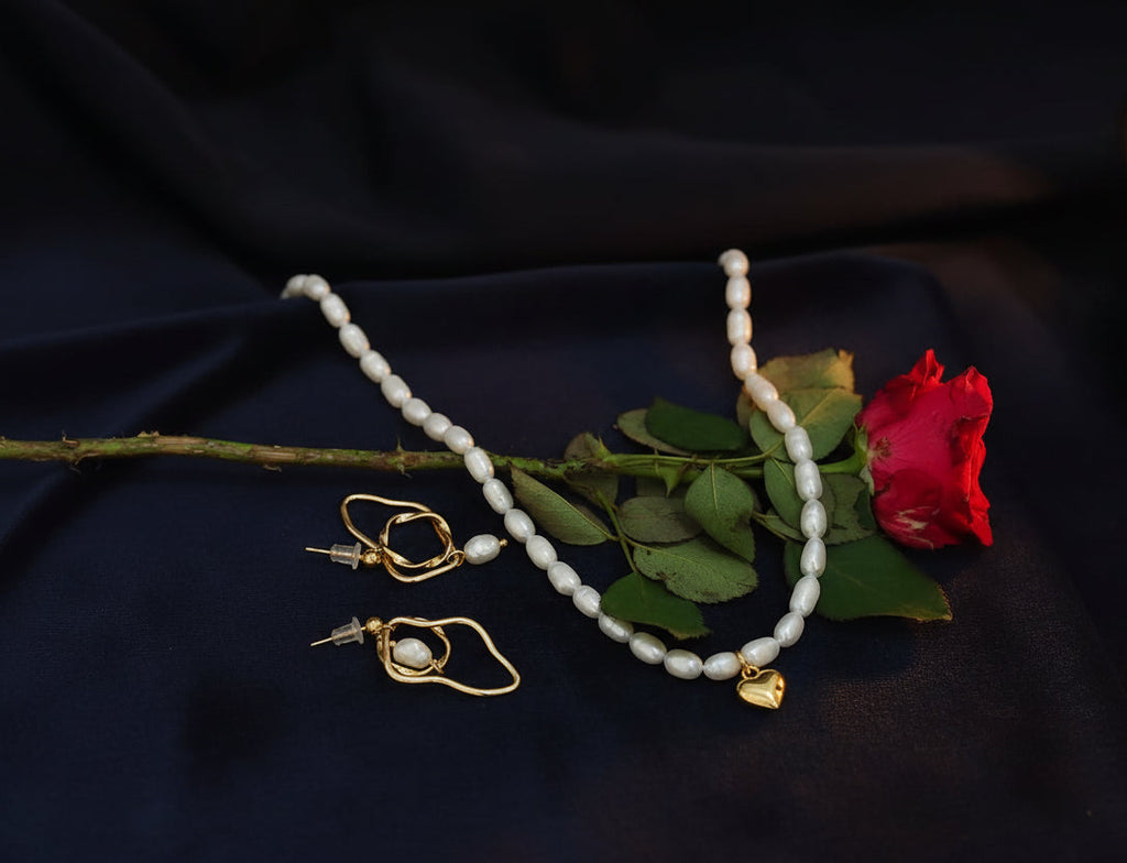The Amour de Perle Set - Freshwater pearl and gold plated pendant with earrings