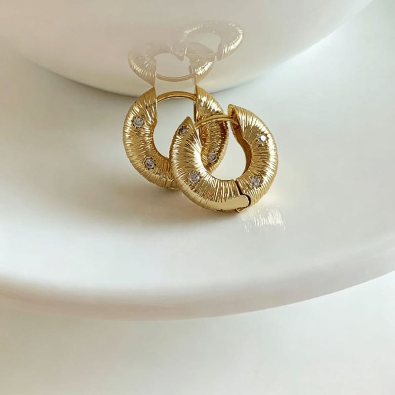 Star Pendant Tilate Golden Circle Earrings - Silver Needle