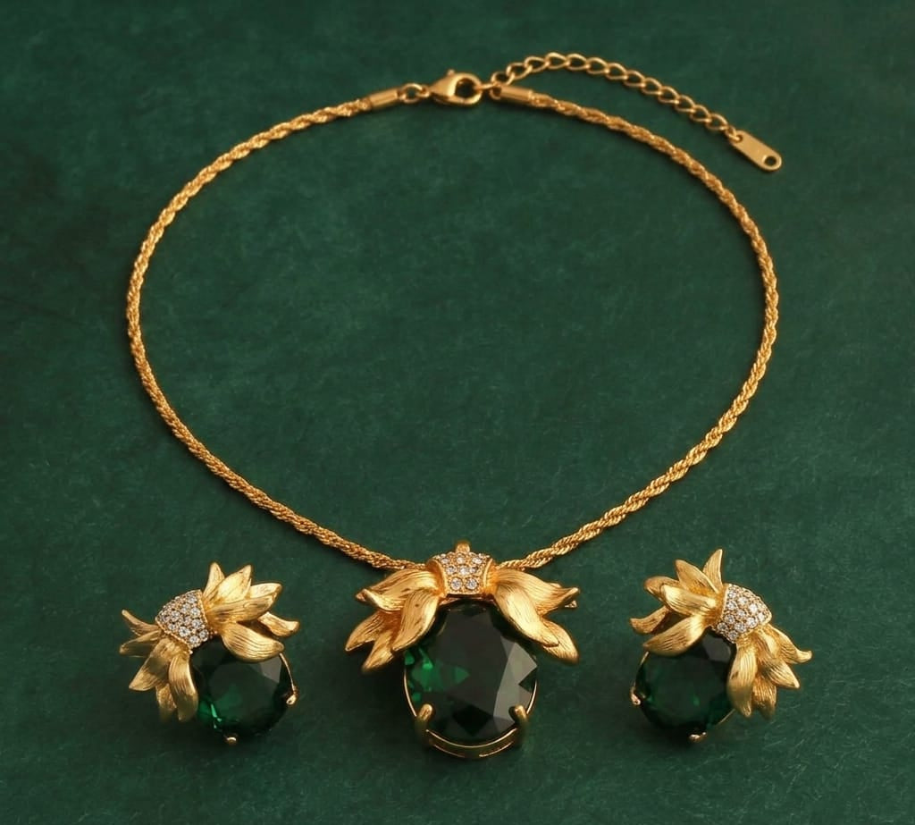 Enchanted Forest Leaf Pendant & Earrings Set